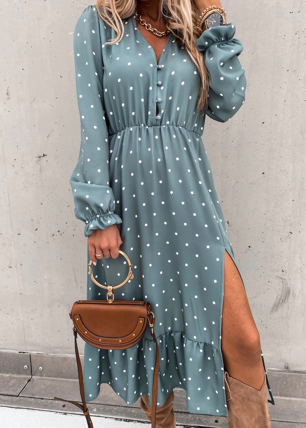 Alina grågrøn kjole med prikker